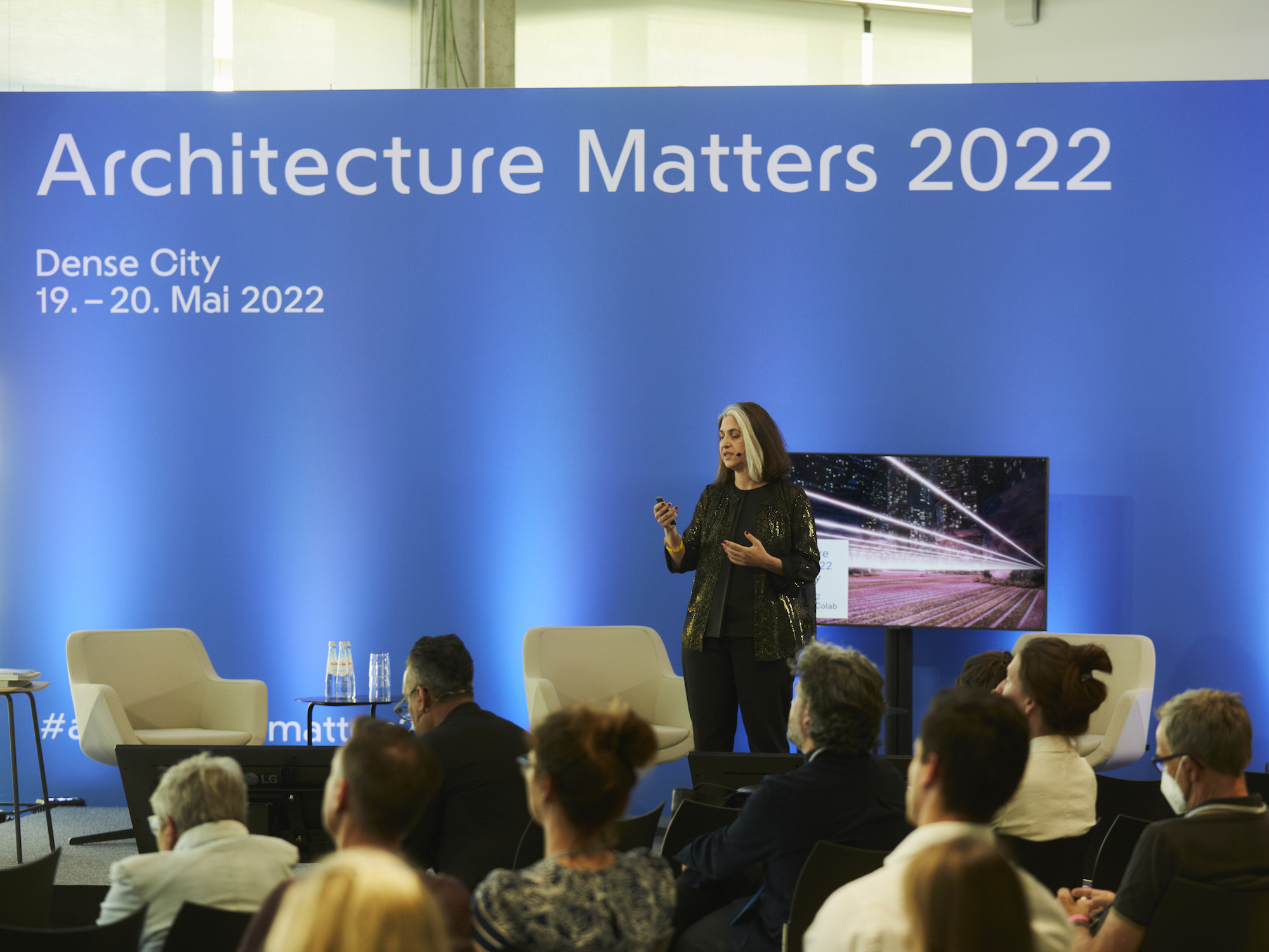 Architecture Matters 2022 Konferenz im Munich Urban Colab Impulsvortrag Hala Younes, Beirut Foto: Tanja Kernweiss